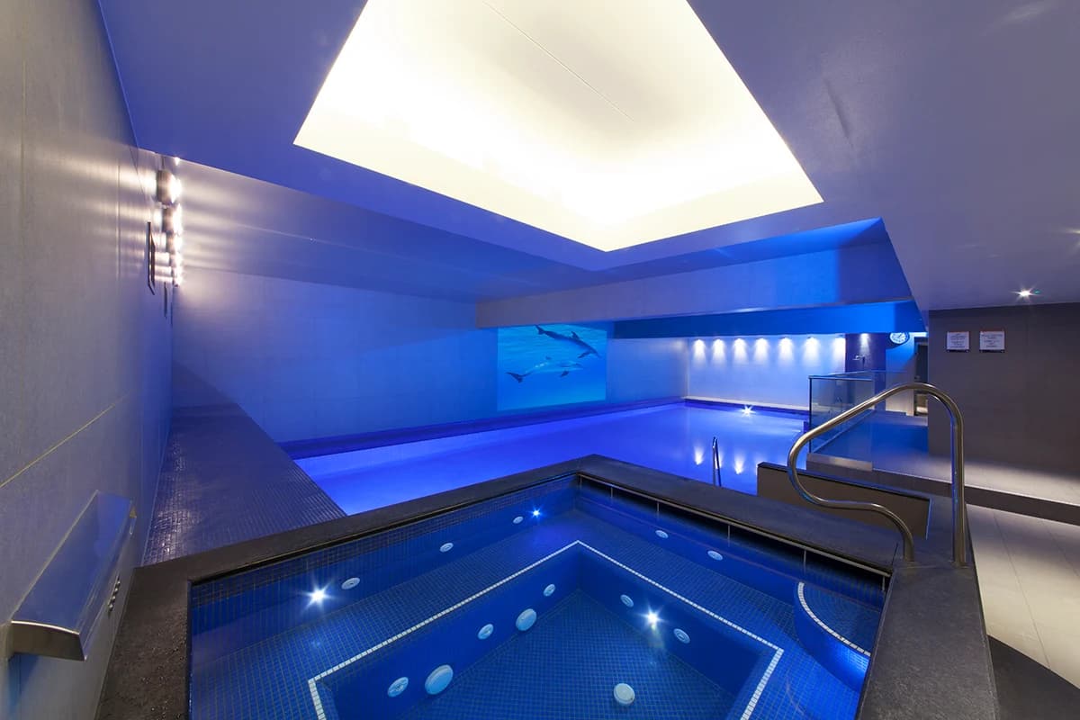 Swimming Pool & Spa at Body Works West